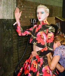 Hot Idols: Troye Sivan 5dbdd49914494.jpg