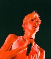 Hot Idols: Troye Sivan 5dbdd4a33be2e.jpg