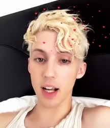 Hot Idols: Troye Sivan 5dbdd4a5068eb.jpg