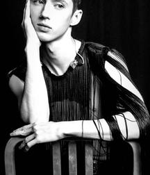 Hot Idols: Troye Sivan 5dbdd4b41622c.jpg