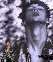Hot Idols: Troye Sivan 5dbdd4c4ec868.jpg