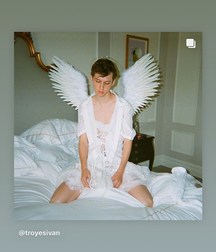 Hot Idols: Troye Sivan 5dbdd519bf0e6.jpg