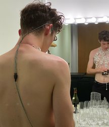 Hot Idols: Troye Sivan 5dbdd51fc41e4.jpg