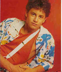 Hot Idols: Kirk Cameron 5dc2ea4a3afd1.jpg