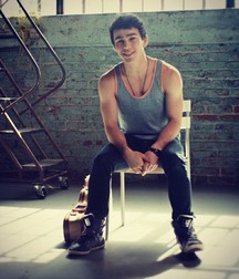 Hot Idols: Max Schneider 5dc66b9b6c9f0.jpg