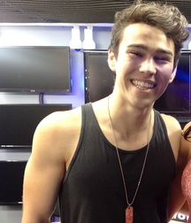 Hot Idols: Max Schneider 5dc66bb0da7d1.jpg