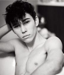 Hot Idols: Max Schneider 5dc66bce699d5.jpg