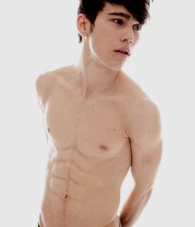 Hot Idols: Max Schneider 5dc66bd858a25.jpg