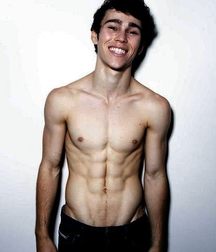 Hot Idols: Max Schneider 5dc66bec49455.jpg