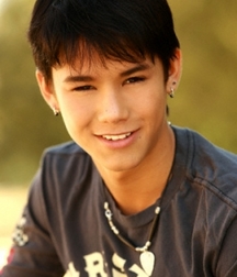 Hot Idols: Booboo Stewart 5dca01cc37c92.jpg