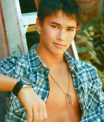 Hot Idols: Booboo Stewart 5dca023dd5ddb.jpg