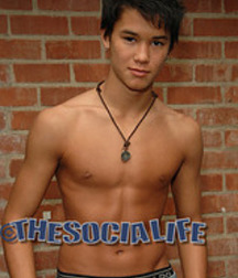 Hot Idols: Booboo Stewart 5dca024f14d4f.jpg