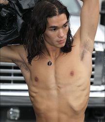 Hot Idols: Booboo Stewart 5dca0280d1006.jpg