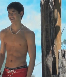 Hot Idols: Booboo Stewart 5dca029293146.jpg