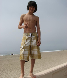Hot Idols: Booboo Stewart 5dca02a7680b8.jpg