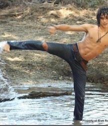 Hot Idols: Booboo Stewart 5dca02be9cc9c.jpg