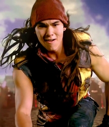 Hot Idols: Booboo Stewart 5dca02d5beaf5.jpg
