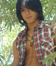 Hot Idols: Booboo Stewart 5dca0308b00e7.jpg