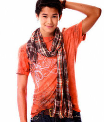Hot Idols: Booboo Stewart 5dca0316e88a1.jpg