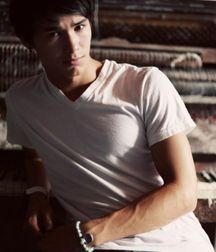 Hot Idols: Booboo Stewart 5dca033479306.jpg