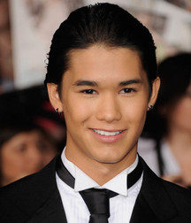 Hot Idols: Booboo Stewart 5dca0338280ea.jpg