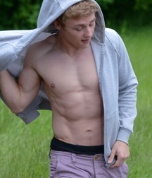 Hot Idols: Ben Hardy