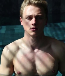 Hot Idols: Ben Hardy 5dcf7a1275dca.jpg