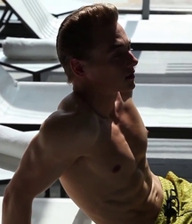 Hot Idols: Ben Hardy 5dcf7a1c99751.jpg