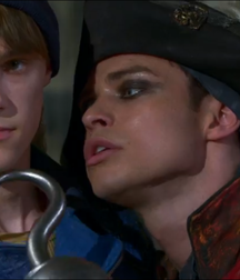 Hot Idols: Mitchell Hope 5dd036e0961a5.png