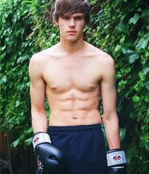 Hot Idols: Mitchell Hope 5dd036f46fc61.jpg
