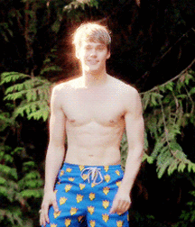 Hot Idols: Mitchell Hope 5dd0371c952ad.gif