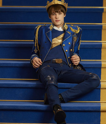 Hot Idols: Mitchell Hope 5dd037230e98e.jpg