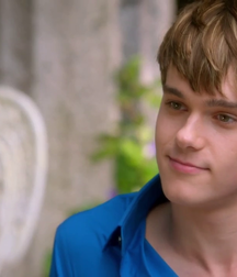 Hot Idols: Mitchell Hope 5dd0374b7fe87.png