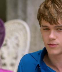 Hot Idols: Mitchell Hope 5dd0374f4134e.png