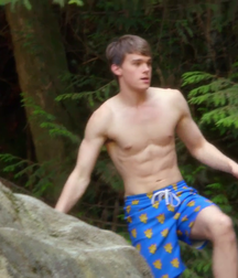 Hot Idols: Mitchell Hope 5dd0375e093e9.png