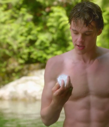 Hot Idols: Mitchell Hope 5dd03804c0c16.png
