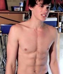 Hot Idols: Mitchell Hope 5dd03874ad580.jpg