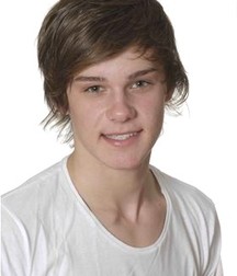 Hot Idols: Mitchell Hope 5dd038800700c.jpg