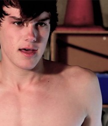 Hot Idols: Mitchell Hope 5dd0388bd96d2.jpg