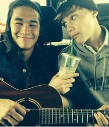 Hot Idols: Mitchell Hope 5dd038b45714c.jpg