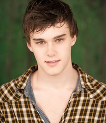 Hot Idols: Mitchell Hope 5dd038c0a3f13.jpg