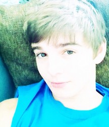 Hot Idols: Jack Griffo 5dd0be35255e2.jpg