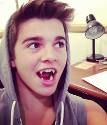 Hot Idols: Jack Griffo 5dd0be4231729.jpg