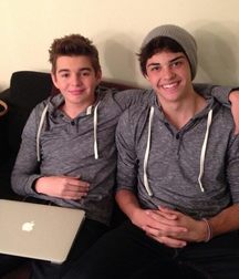 Hot Idols: Jack Griffo 5dd0be4423079.jpg