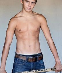 Hot Idols: Jack Griffo 5dd0be4fdf19e.jpg