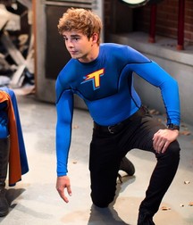 Hot Idols: Jack Griffo 5dd0beaaec7ea.jpg
