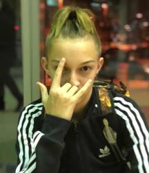 Hot Idols: Backpack Kid 5ddca36e7304d.jpg