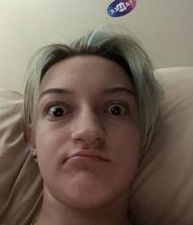 Hot Idols: Backpack Kid 5ddca3701e21e.jpg
