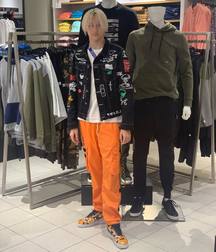 Hot Idols: Backpack Kid 5ddca380a40ca.jpg