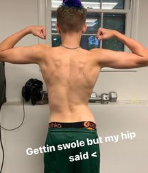 Hot Idols: Backpack Kid 5ddca4184e965.jpg